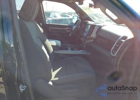 2021 Ram 1500 Big Horn 4X4 5'7 Box из США, поврежденный, VIN 1C6SRFFT7MN599174